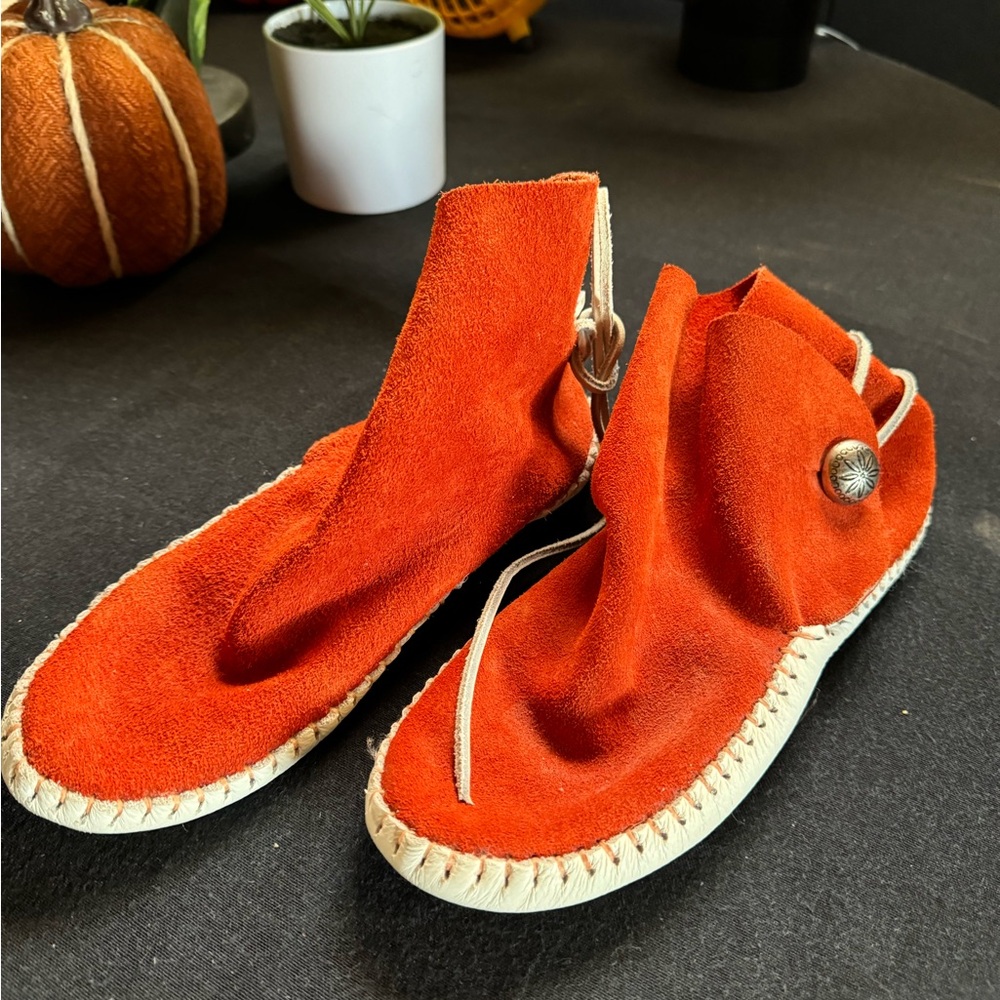 Taos rust colored moccasin boot